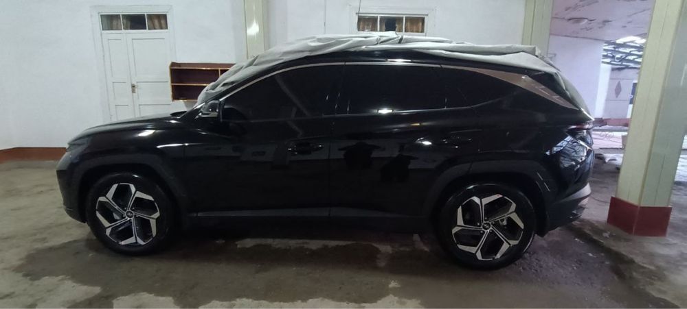 Хундай Туксон 2.5 LONG LUX FULL нахт еки бартир асосида тез сотилади