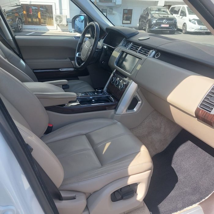 Range Rover Vogue 3.0d 258cp / Bate MOTORU/ Pret 15..000€  FIX FIX