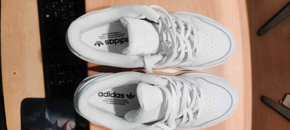 Чисто нови маратонки Adidas