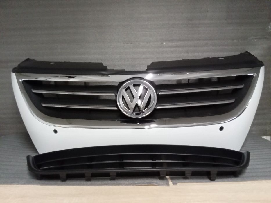 Grila radiator+emblema+grila bara fata VW Passat CC VOPSITA la culoare