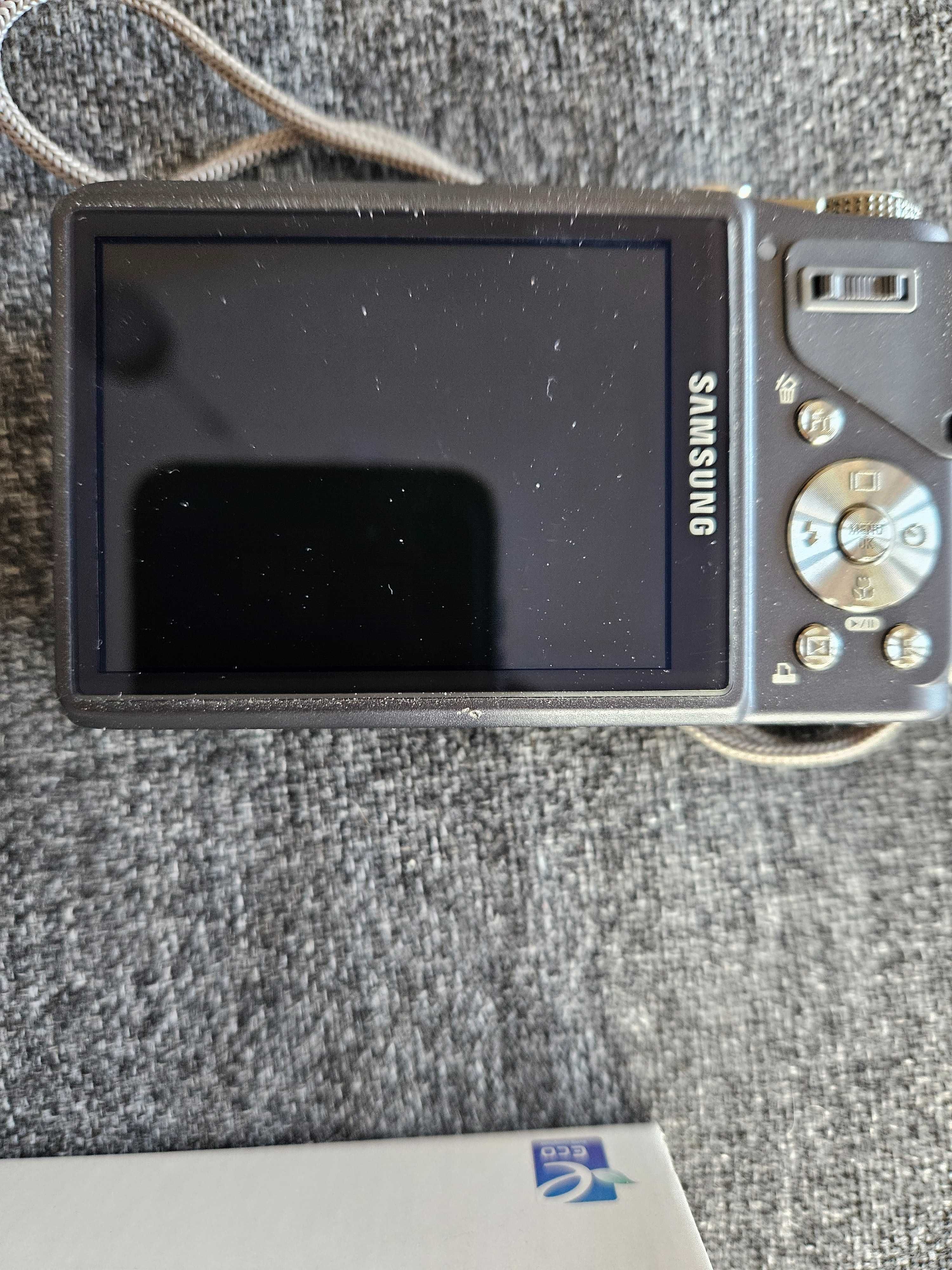 Фотоапарат Samsung WB550