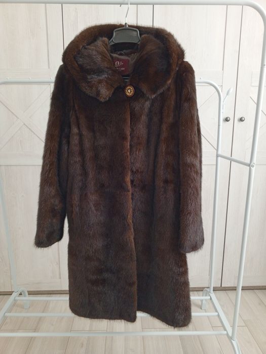 Продам норковую шубу с капюшоном. Норка. Шуба.