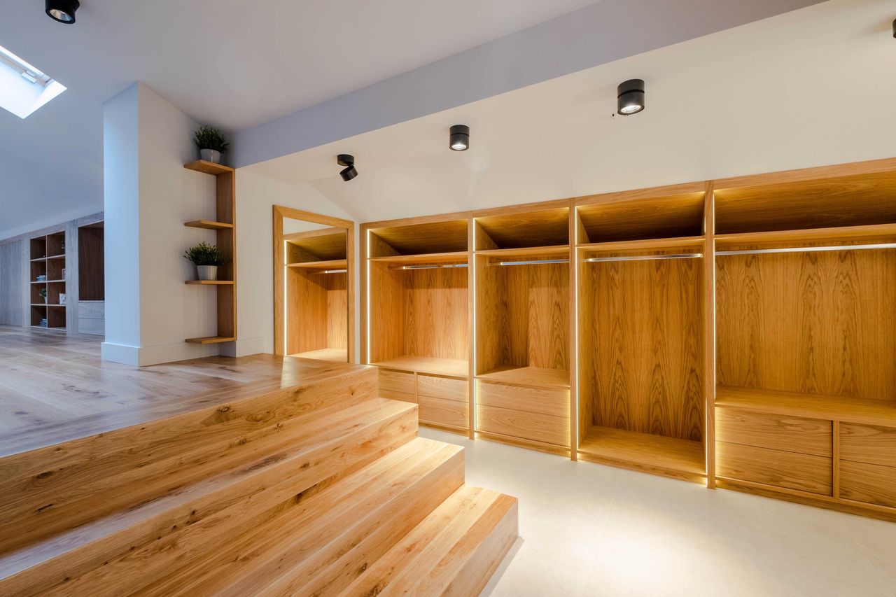Продава се Къща в София, Център - 460 кв.м за 2714 €/кв.м - Снимка #7