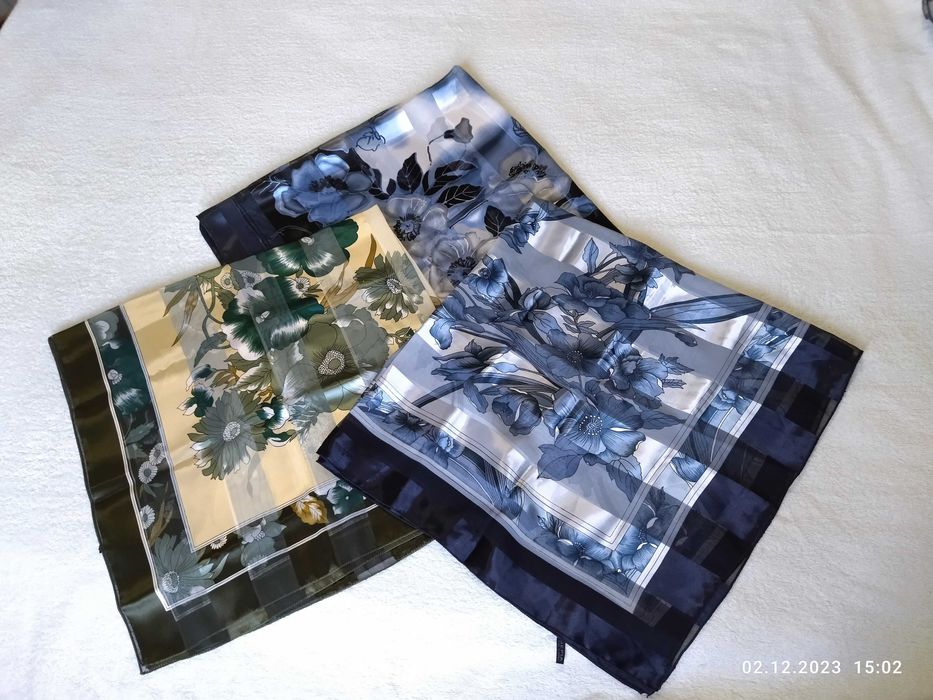 Подарки - платки и шарфы новые.