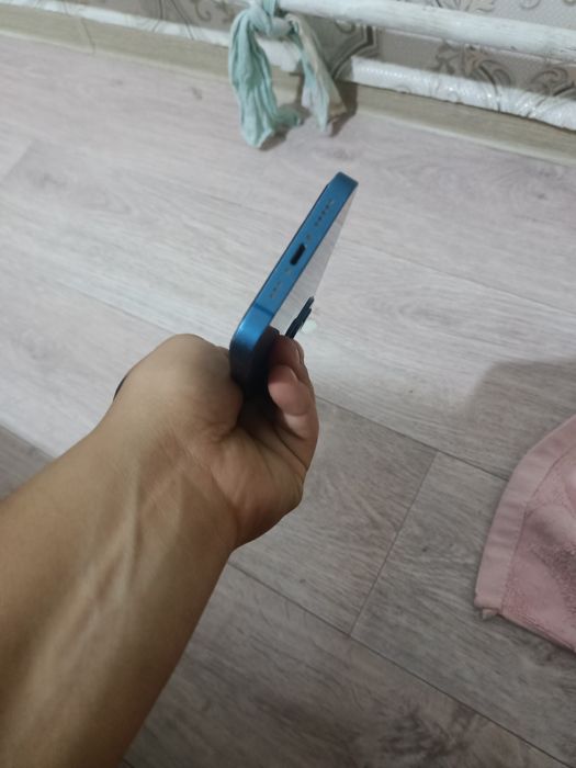 Продам айфон 13 в хорошем состоянии