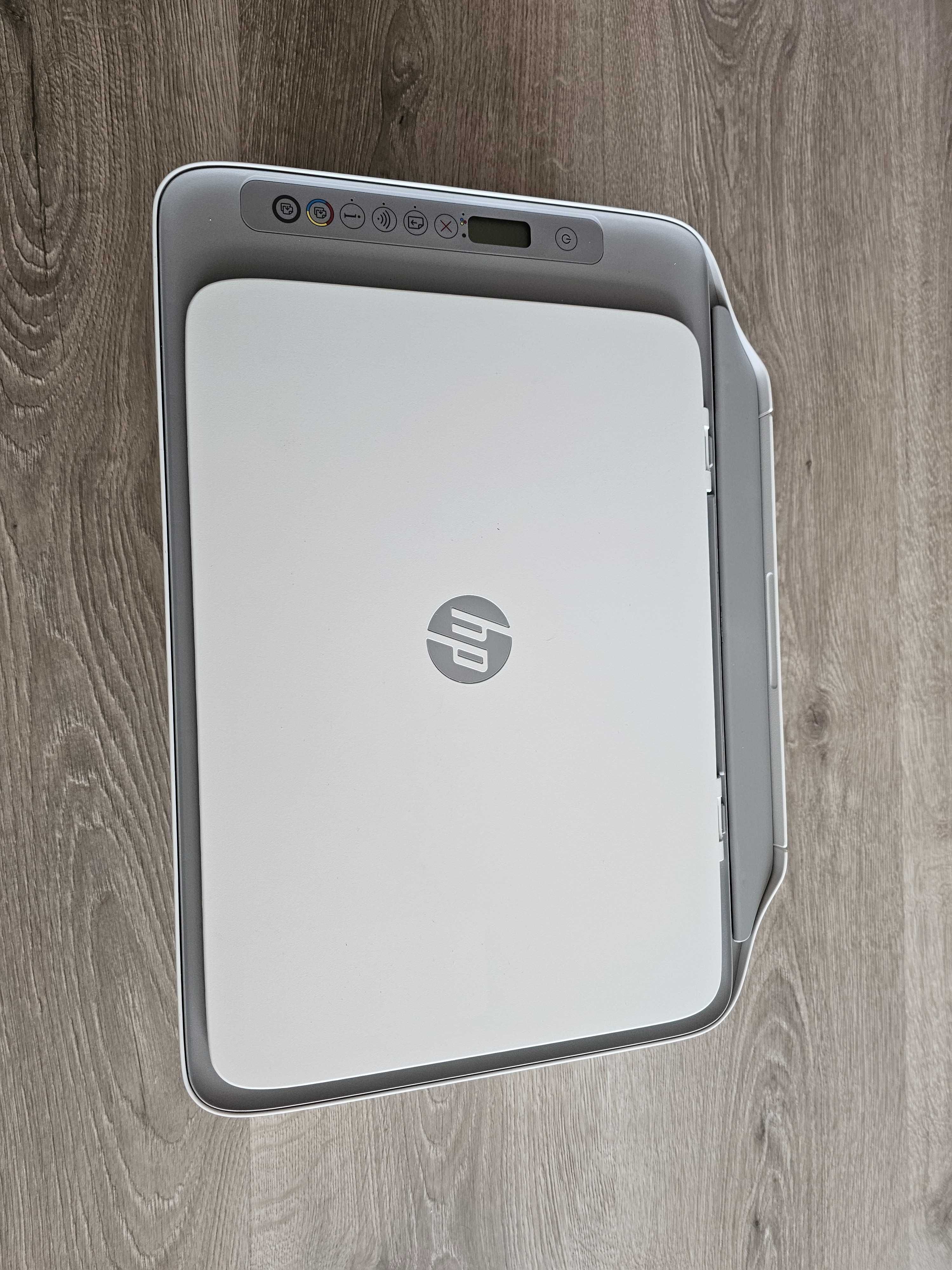 Цветен принтер HP DeskJet 2720e + оригинална черна тонер касета