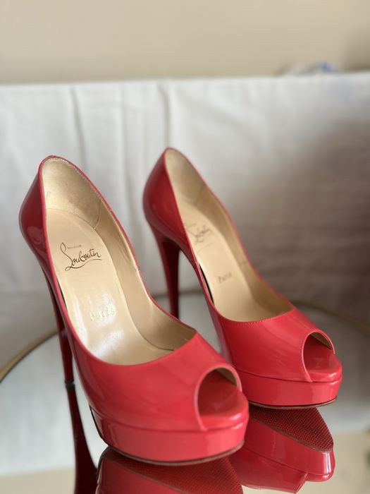 Pantofi Christian Louboutin lac-marime 37