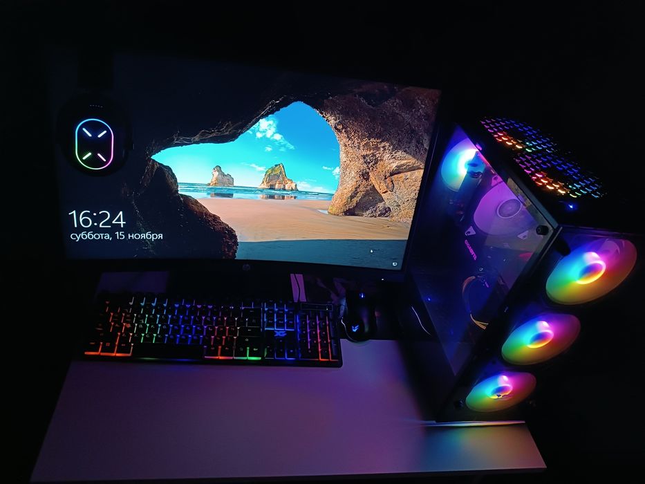 Компьютерный стол игровой