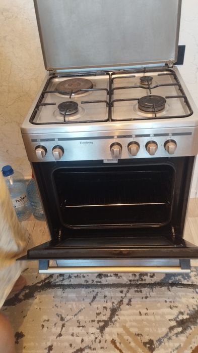 Продаю газ плиту