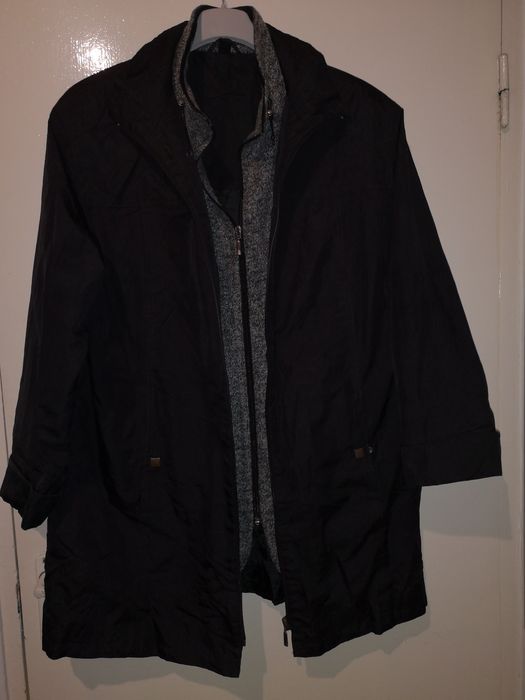 Vând haină damă mărimea 44