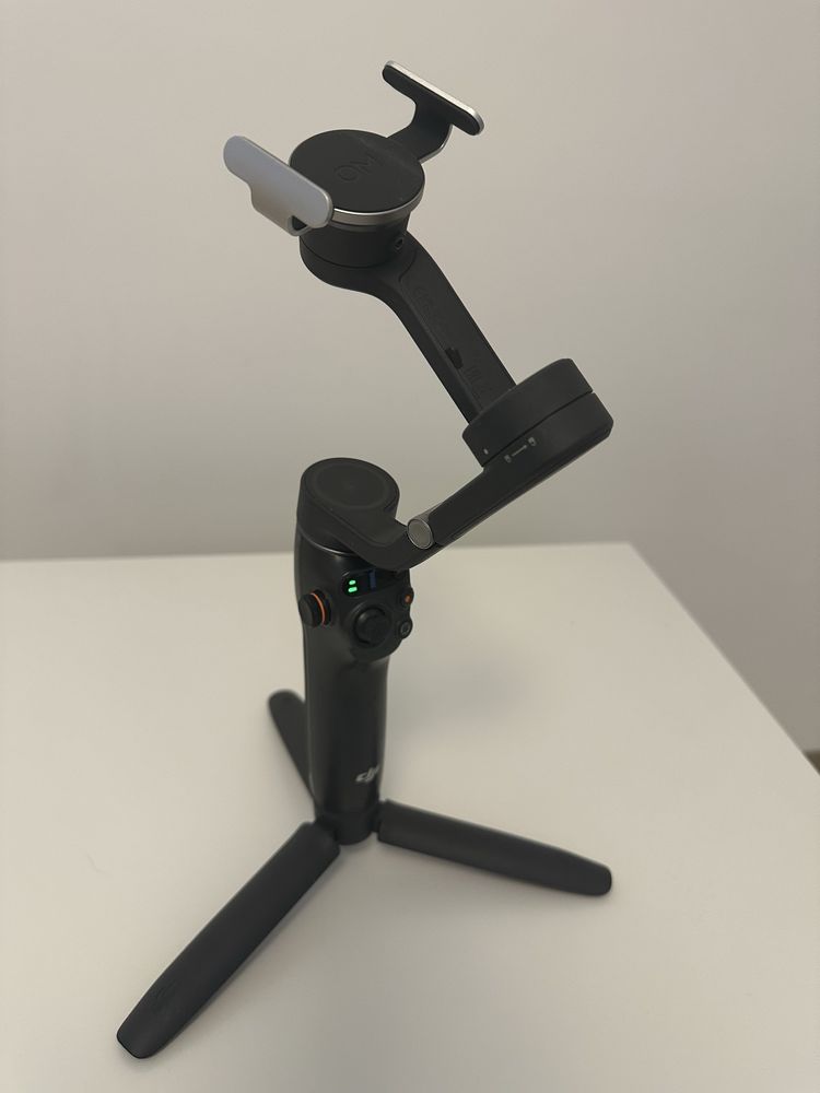 Sistem de stabilizare DJI Osmo Mobile 6, 3 Axe, Negru