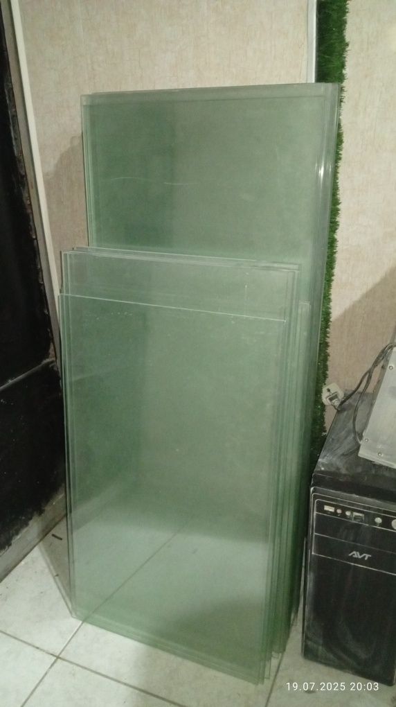 Полки из каленного стекла