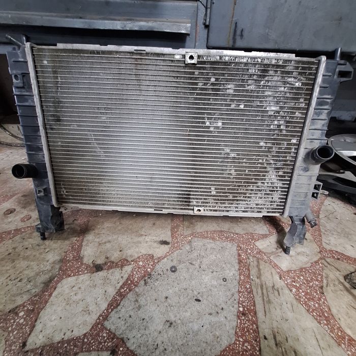 Продавам радиатори за Опел мерива