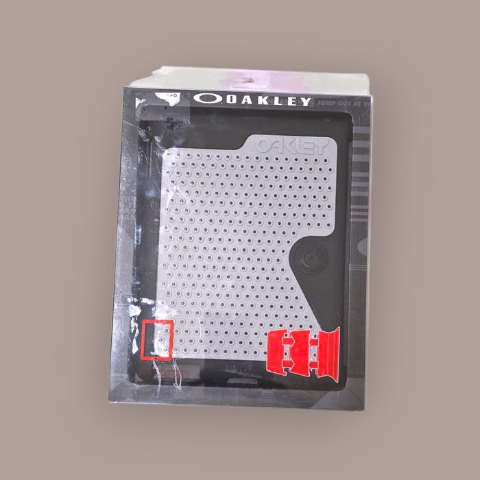 Кейс OAKLEY за iPad 2nd+3rd+4th generation 16,32,64,128 GB