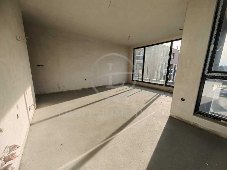 Продава се Четиристаен апартамент в Пловдив, Христо Смирненски - 117 кв.м за 1255 €/кв.м - Снимка #2