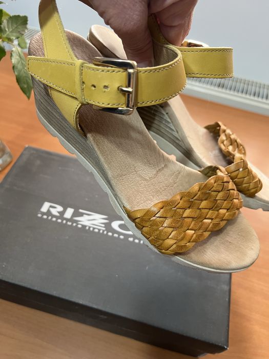 Sandale din piele Rizzoli