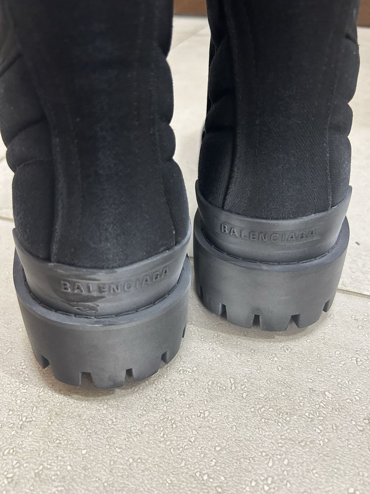Balenciaga Strike Boots Black 43