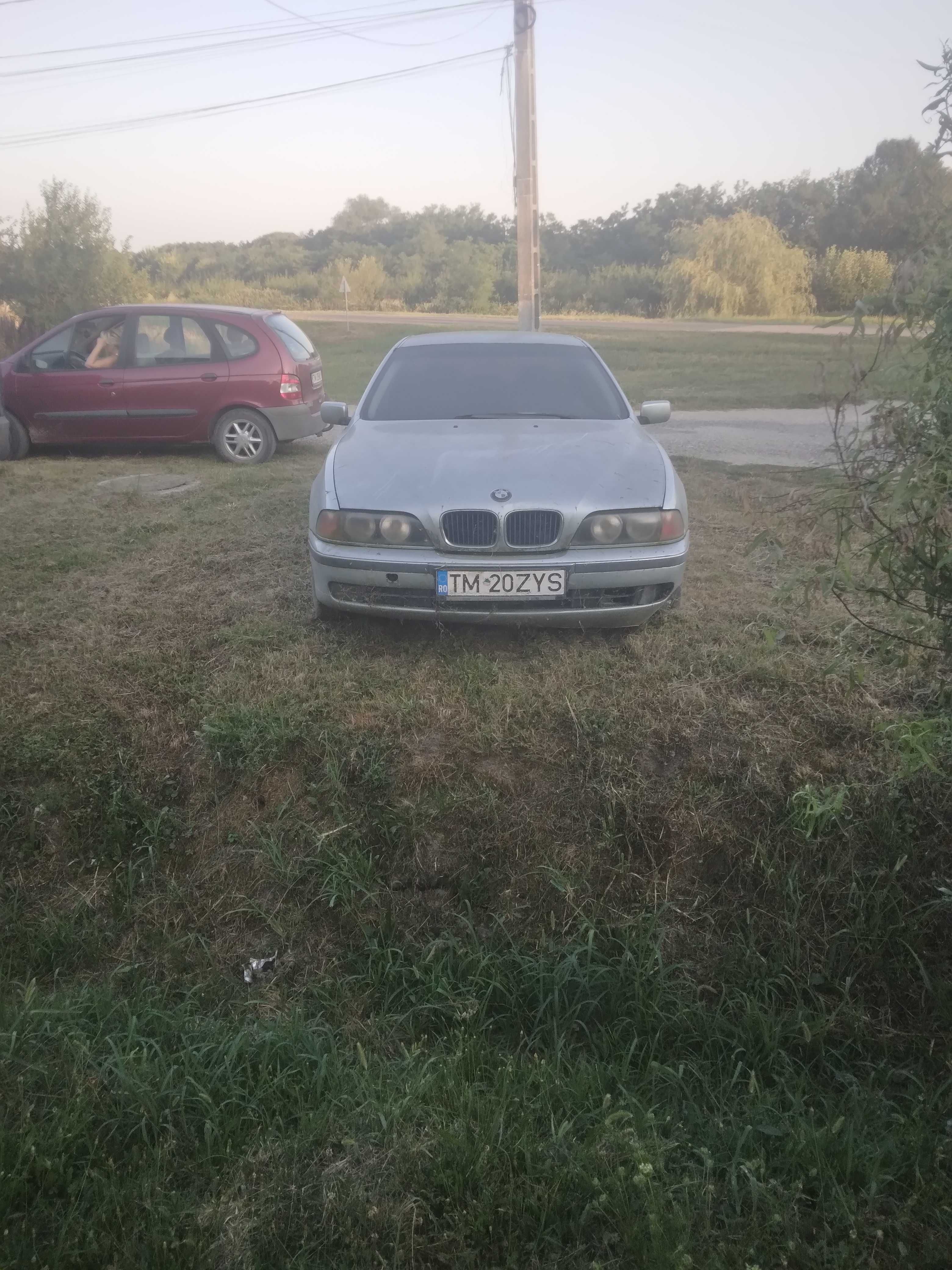 Vind bmw e39 520i,cu motor defect