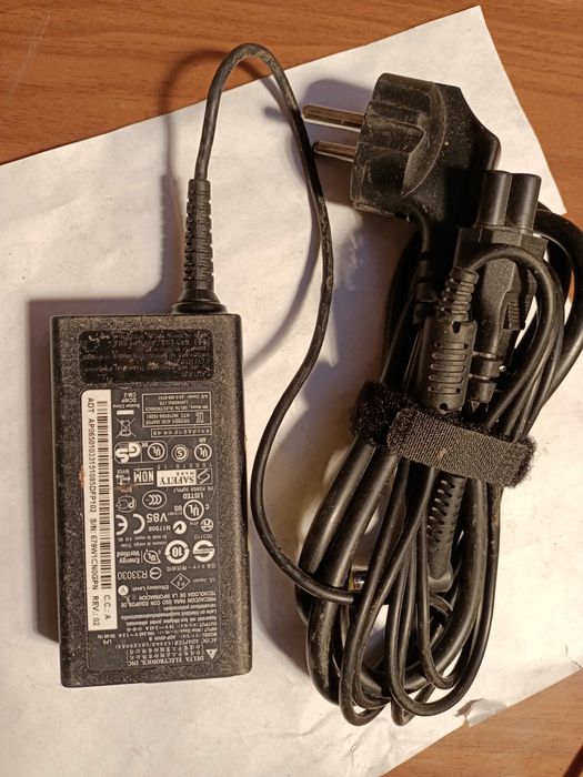 Продам блок питания "Delta Electronics" (ADP-65VH B)