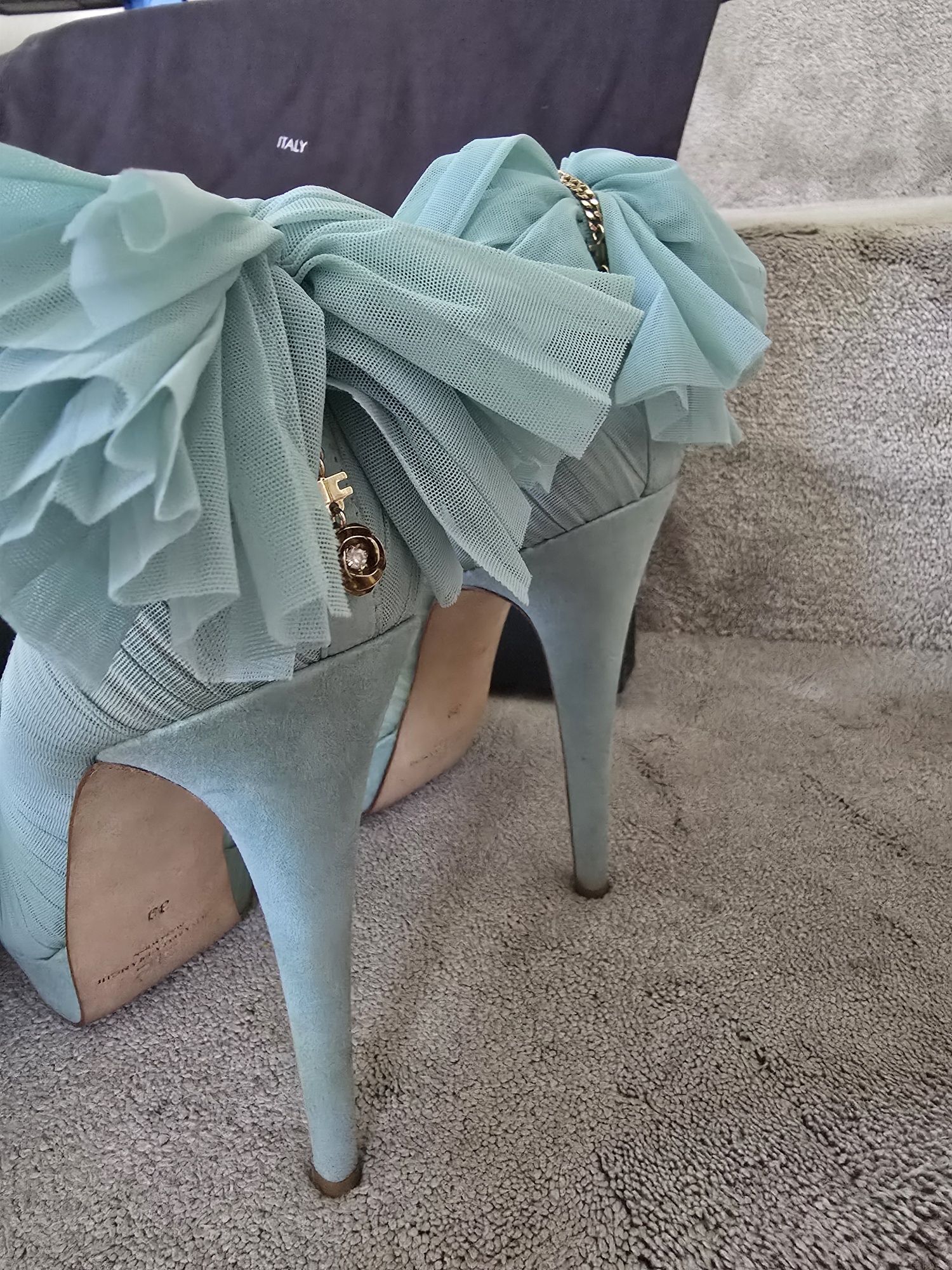 Elisabetta Franchi обувки на висок ток