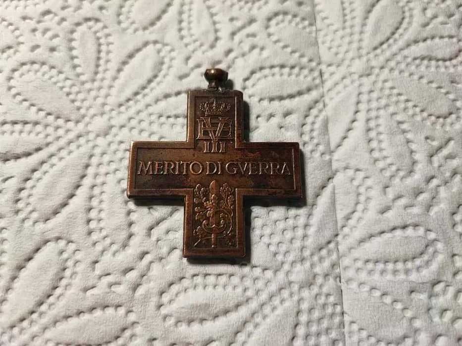 Lot vintage de 8 insigne diferite WWII si WWI