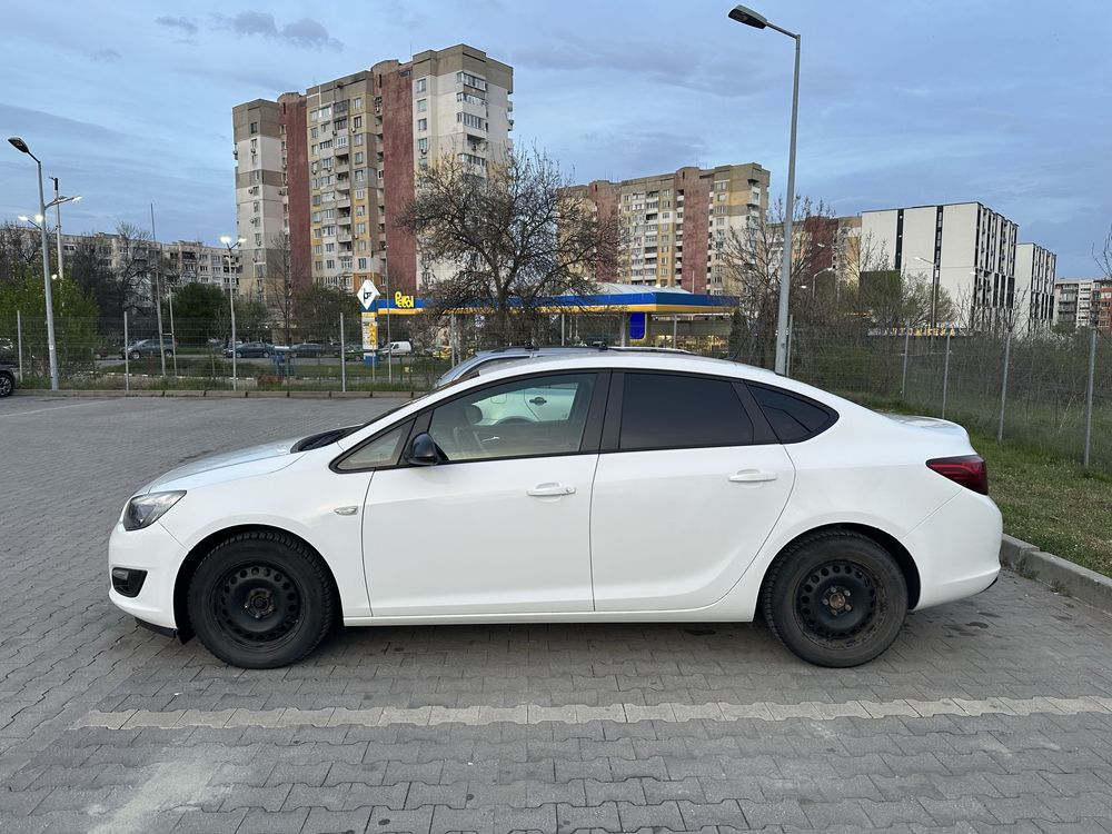 Опел Астра J Opel Astra J 1,7 cdti
