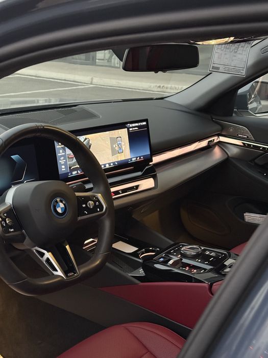 BMW i5 35L 2024 v nalichii