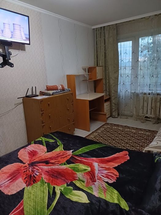 По часам по 1500 сдам квартиру Новостройка центр цемпос