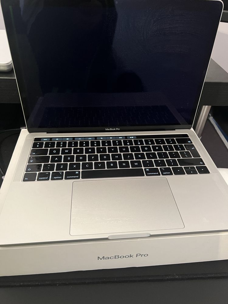 MacBook Pro 13 2019  / 128GB / 8GB RAM - ЦЕНА ПО ДОГОВАРЯНЕ