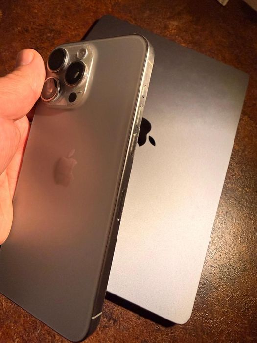 iPhone 15 Pro Max Încă în garanție