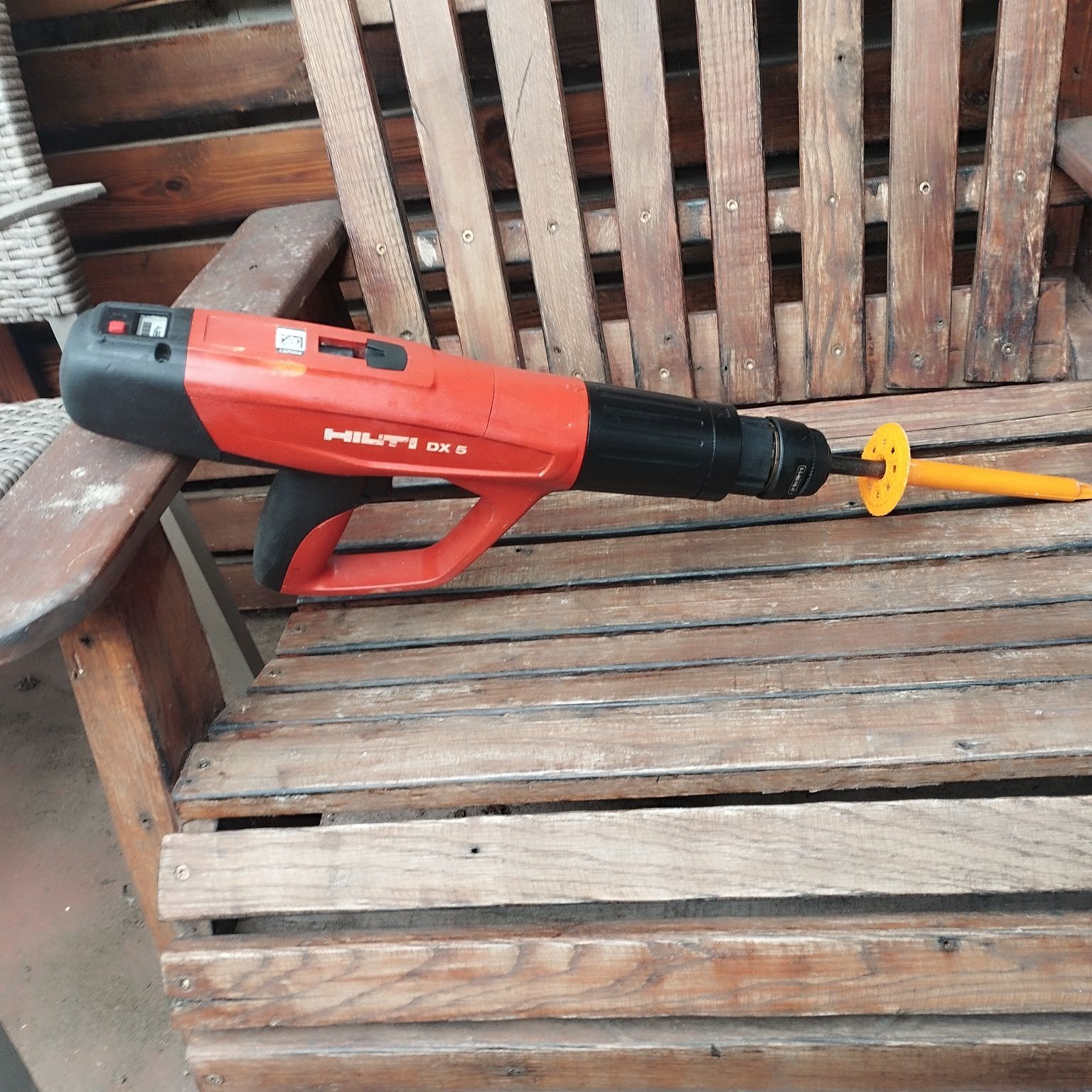 Пистолет за директен монтаж на изолация Hilti DX 5