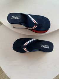 TOMMY JEANS, saboti vara