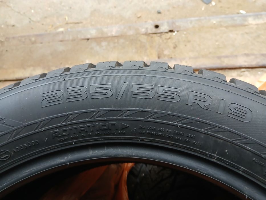 Продам шины зимние  NOKIAN