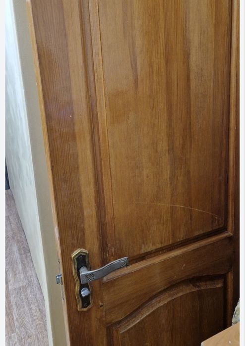 Продам деревянные двери и ванну