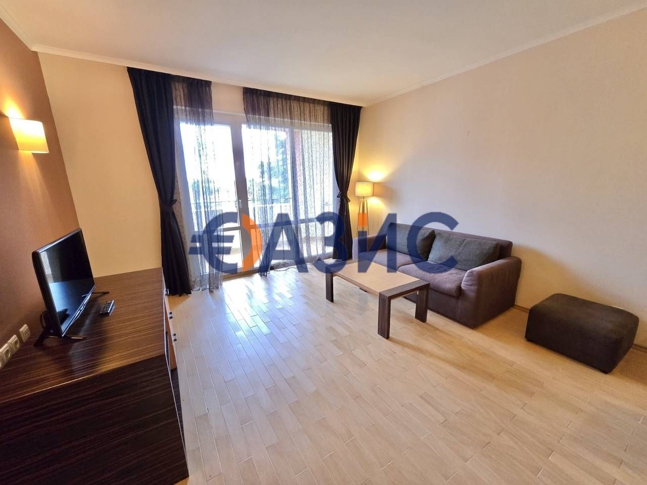 Продава се Двустаен апартамент в к.к. Слънчев бряг - 84 кв.м за 1012 €/кв.м - Снимка #9