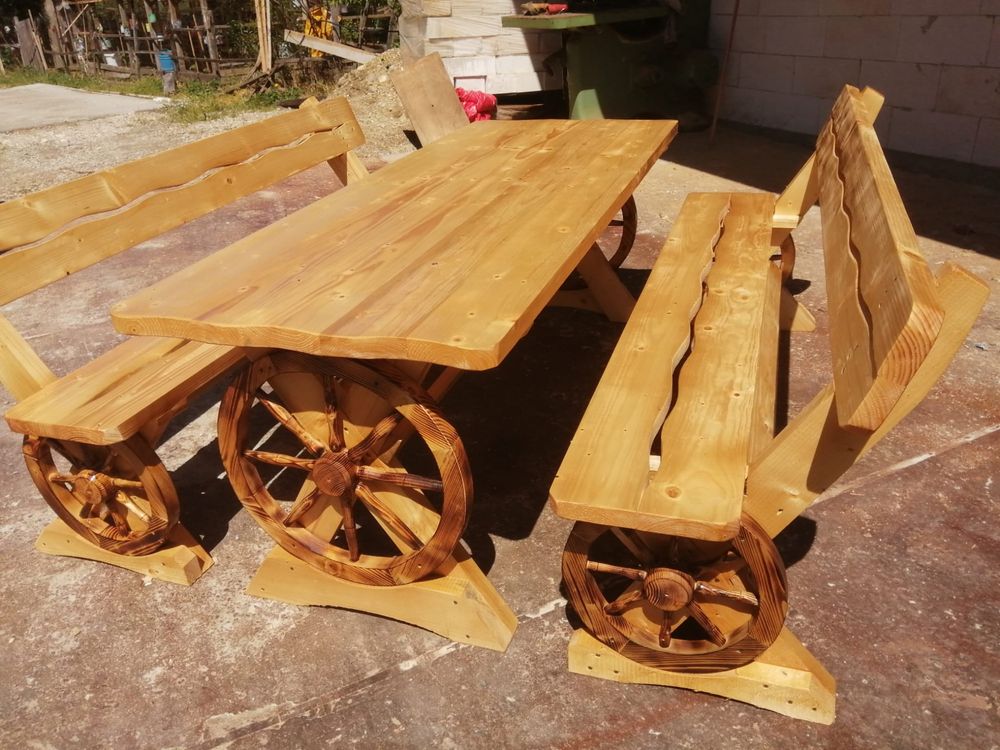 Mase din lemn uscat / Mesa rustica de lemn