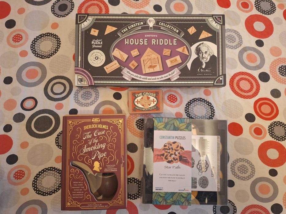 Diferite board games, boardgames, cardgame, exit, escape room