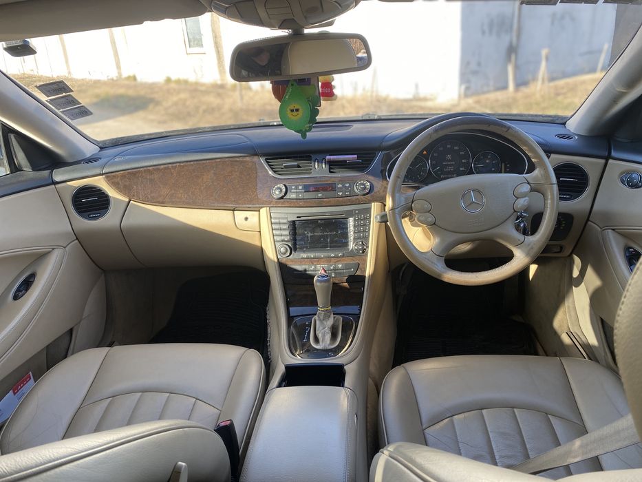 Dezmembrez Mercedes Cls320 w219