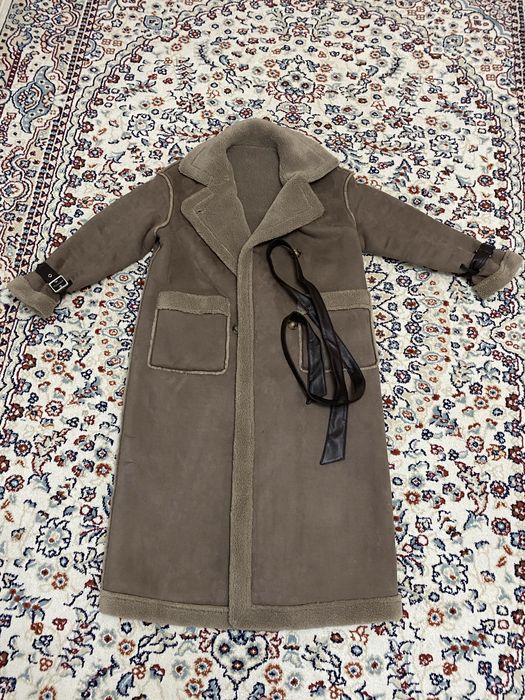 Продам женскую зимнюю двухсторонную дубленку из нат. Замш и шерсти и !