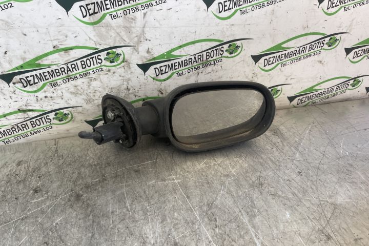Oglinda dreapta manuala E20103017 / E2 0103017 Dacia Logan prima gene