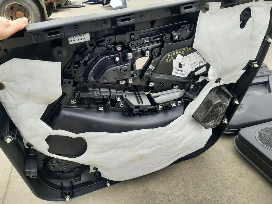 set fete tapiterii usi range rover evoque l551