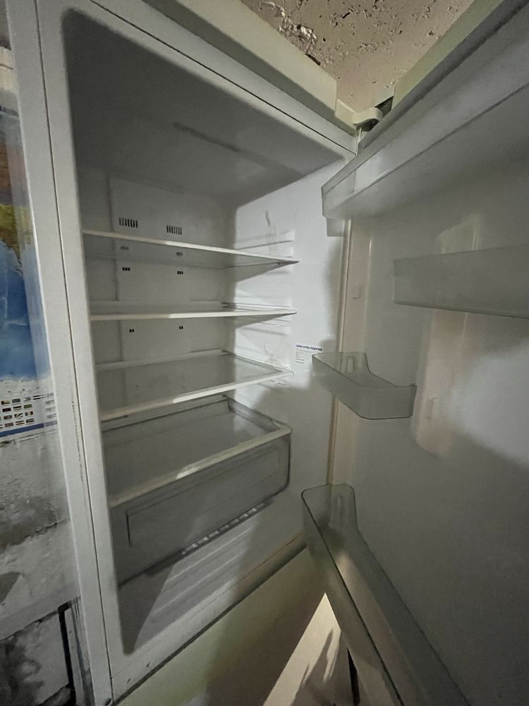Холодильник SAMSUNG RL34ECSW