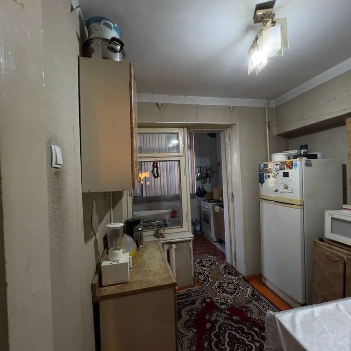 Продается квартира на Юнусабаде Бадамзаре 3/3/5 70 м2