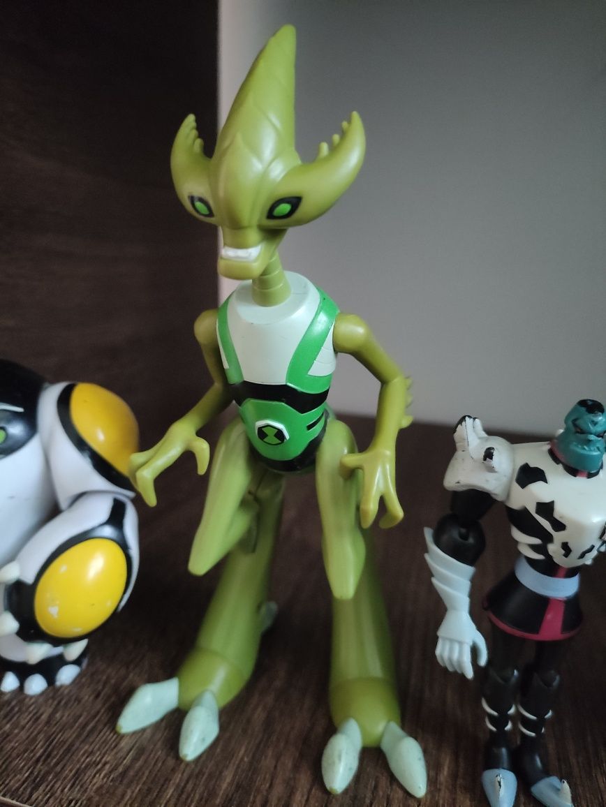 Lot 6 figurine Ben 10