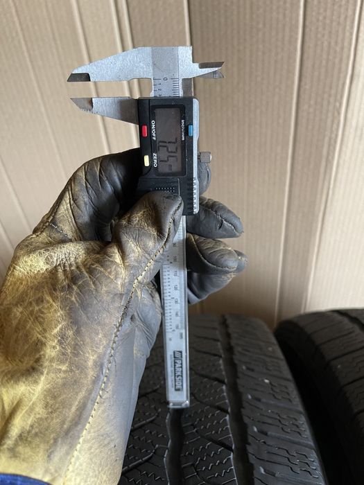 215/60/R17 C Continental VanContactWinter