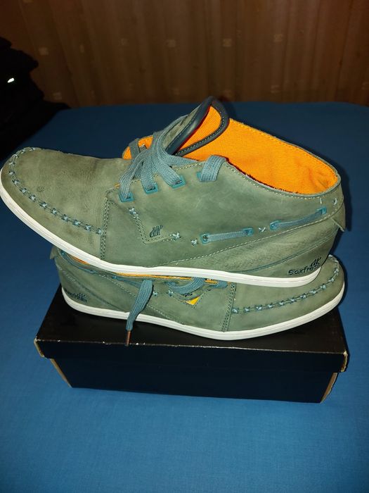 Vind adidasi originali foarte buni calitativ