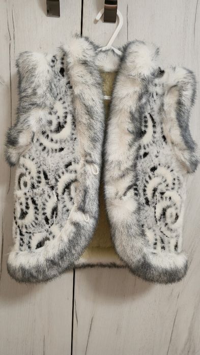 Vesta traditionala din lana si blana ecologica pentru fetite