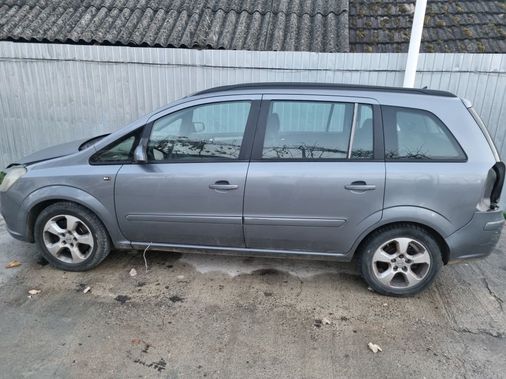 Capotă opel zafira b  cod culoare z 155 2009