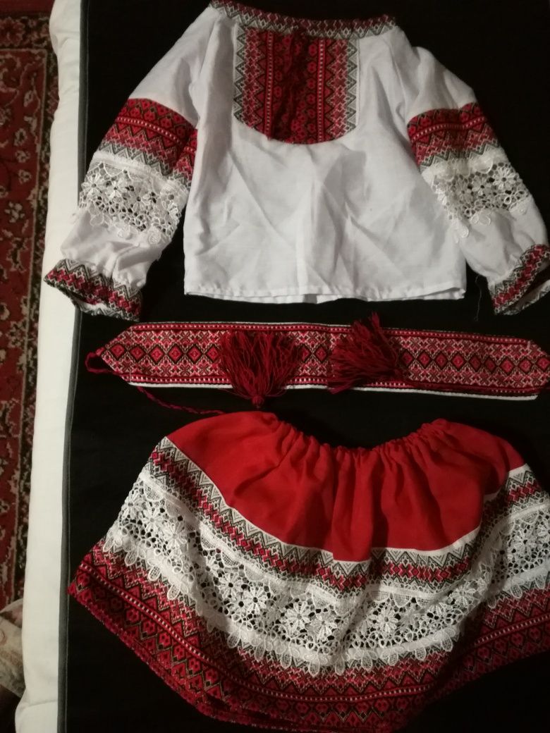 Costum traditional fetite