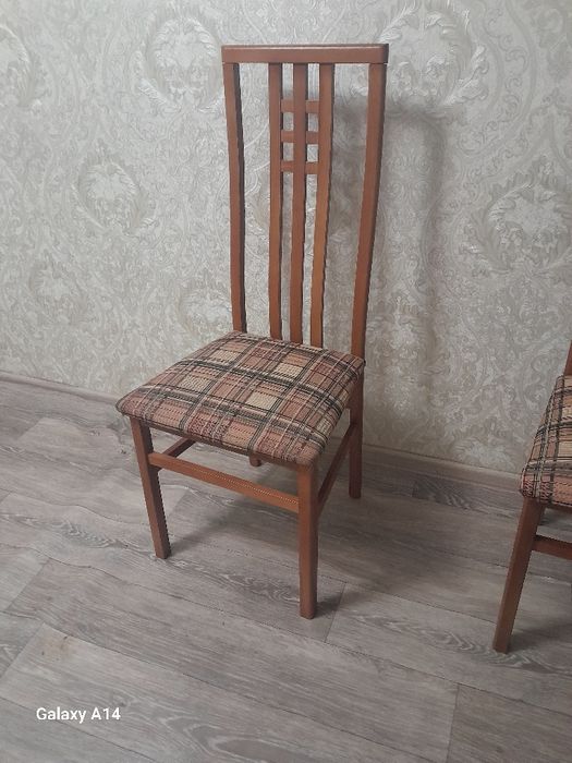 Стулья 8 штук дерево